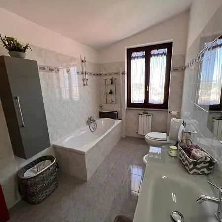 Panoramica Con Giardino شقة