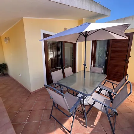 شقة Panoramica Con Giardino Ossi